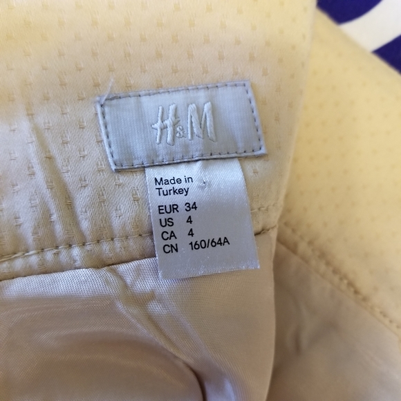 H&M Pencil Skirt with *Pockets* - Picture 9 of 9